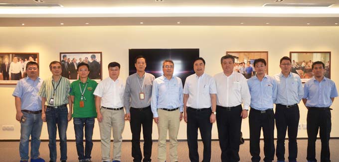 1474608797123870.jpg 趙振元同志、何平書記、王毅勃高級(jí)副院長(zhǎng)、孫明副院長(zhǎng)和上海寶冶集團(tuán)董事長(zhǎng)王石磊、總經(jīng)理陳剛、副總經(jīng)理徐啟文、上海寶冶能環(huán)工程公司總經(jīng)理劉奉軍、上海寶冶成都分公司總經(jīng)理丁海濤、書記高國(guó)榮、副總經(jīng)理董亮一行七人親切合影.jpg