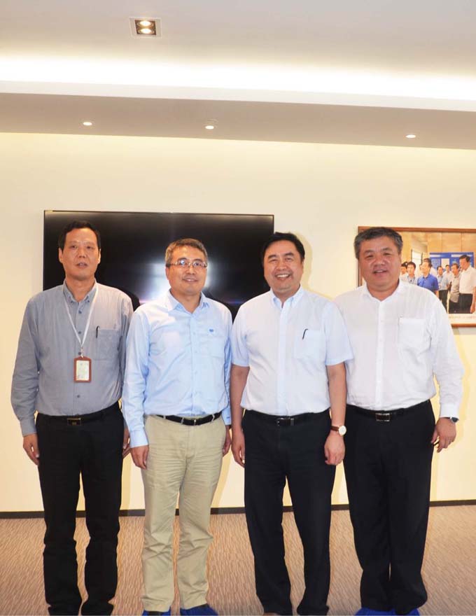 1474608842666746.jpg 趙振元同志、何平書記與上海寶冶集團(tuán)董事長(zhǎng)王石磊、總經(jīng)理陳剛親切合影.jpg