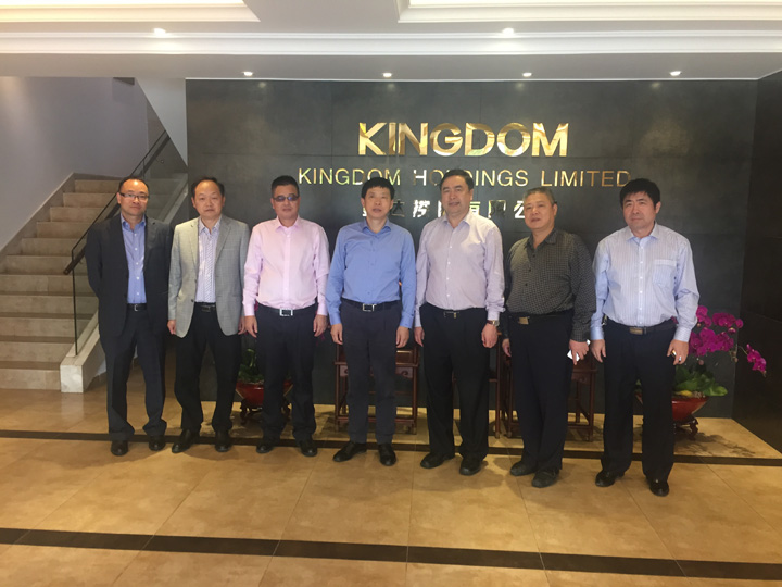 1492482977381193.jpg 2 趙振元同志、任維明董事長與其他嘉賓一起親切合影.jpg