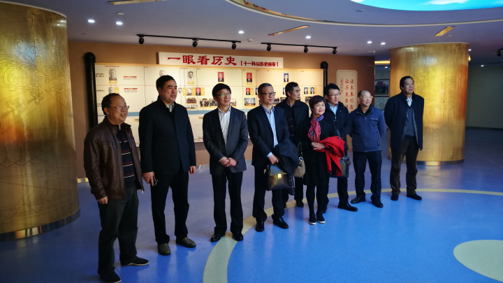 1496479777567891.jpg 4-趙振元同志向無錫產業集團劉濤書記一行介紹十一科技院史館2.jpg