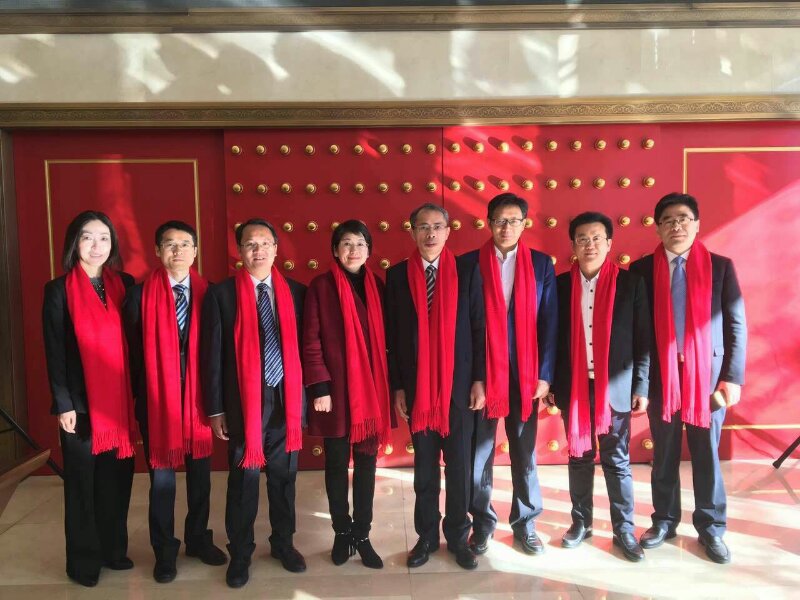 1496480978478073.jpg 3-胡宏峻董事長(zhǎng)、薛源總經(jīng)理、王進(jìn)所長(zhǎng)、余才志副院長(zhǎng)、季超副院長(zhǎng)等在掛牌儀式上親切合影.jpg